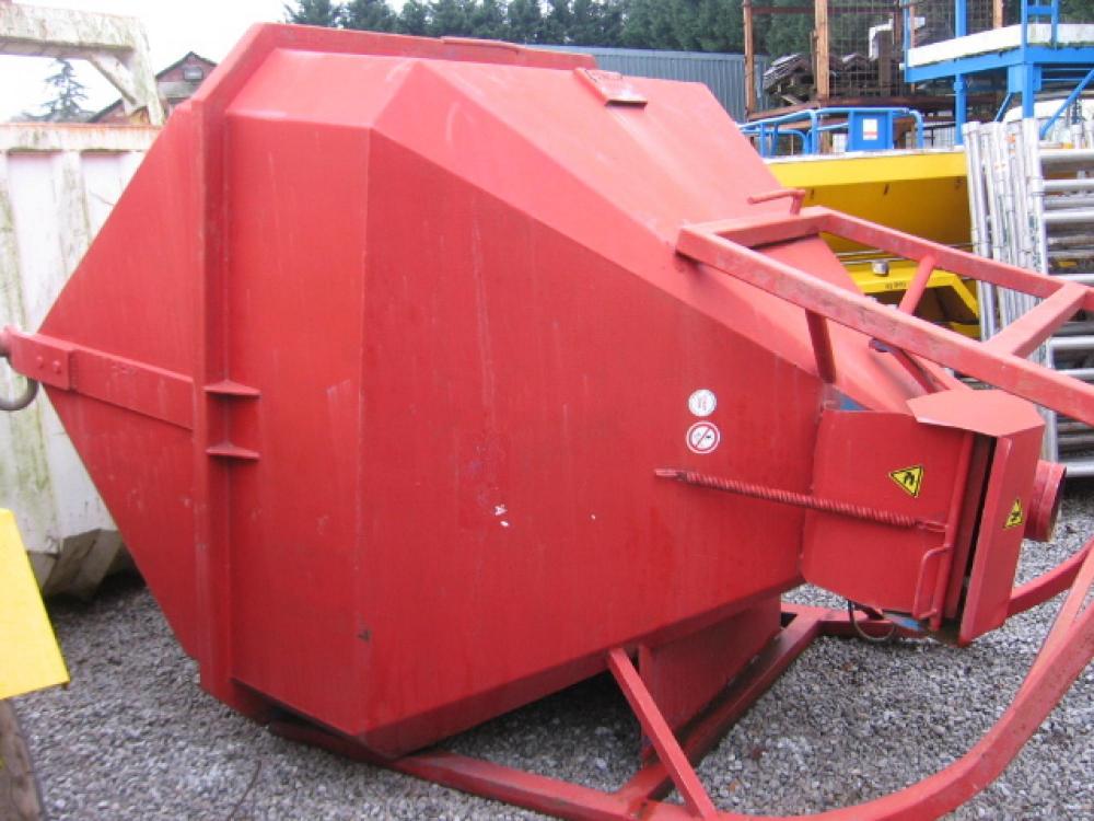 CONQUIP CONCRETE POURING SKIP CRANE HOPPER 9 TON SWL . for Sale J