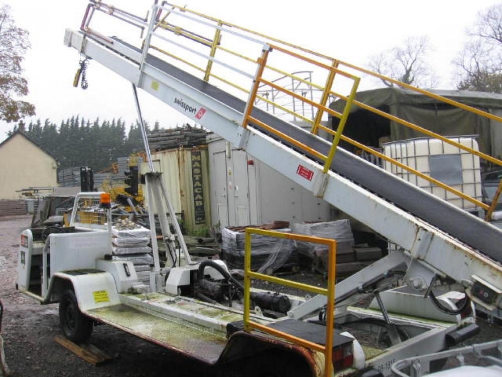 DIRECT AIRPORT AMSS 26FT SELFPROPELLED CONVEYOR BELT LOADER for Sale