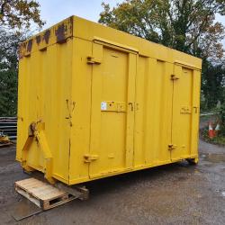 HL5 RORO HOOKLOADER WELFARE UNIT BOX BODY.