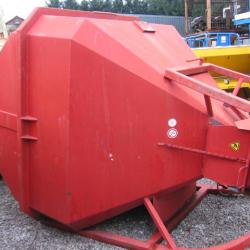 CONQUIP CONCRETE POURING SKIP CRANE HOPPER 9 TON SWL .