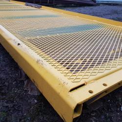 HEAVY DUTY STEEL MESH WALKWAY .