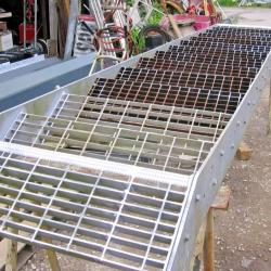HEAVY DUTY STEEL STAIRCASE APPROX 2500MM HIGH