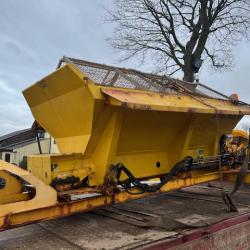 DIRECT COUNCIL ECON GRITTER BODY ON HOOK-LOADER FRAME