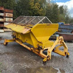 DIRECT COUNCIL ECON GRITTER BODY ON HOOK-LOADER FRAME