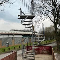 SPIRAL STAIRCASE GALVANISED STEEL 10ft HIGH x 850 RADIUS