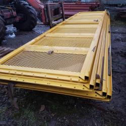HEAVY DUTY STEEL MESH WALKWAY .