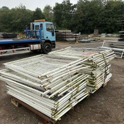 LIGHTWEIGHT WIRE MESH PANEL ..