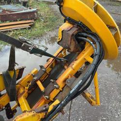 DIRECT COUNCIL ECON GRITTER BODY ON HOOK-LOADER FRAME