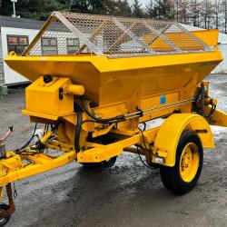 DIRECT UK MINISTRY OF DEFENCE ECON TOWABLE GRITTER TRAILER