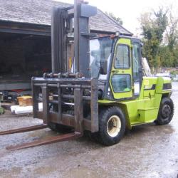 DIRECT BAE SYSTEMS CLARK C80 8 TON FORKLIFT, ONLY 860 HOURS