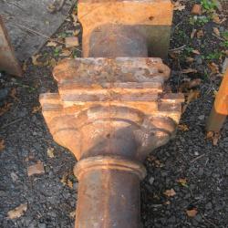 SET OF 4 VICTORIAN CAST IRON COLUMNS .