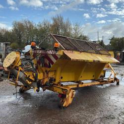 DIRECT COUNCIL ECON GRITTER BODY ON HOOK-LOADER FRAME