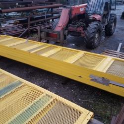 HEAVY DUTY STEEL MESH WALKWAY .