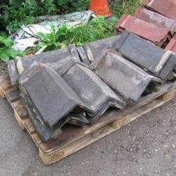 RECLAIMED RIDGE TILES .
