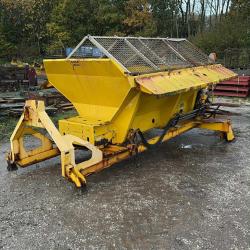 DIRECT COUNCIL ECON GRITTER BODY ON HOOK-LOADER FRAME