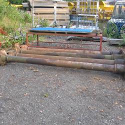 SET OF 4 VICTORIAN CAST IRON COLUMNS .