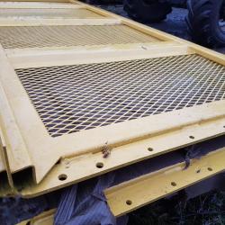 HEAVY DUTY STEEL MESH WALKWAY .