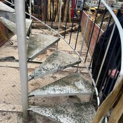SPIRAL STAIRCASE GALVANISED STEEL 10ft HIGH x 850 RADIUS