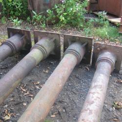 SET OF 4 VICTORIAN CAST IRON COLUMNS .