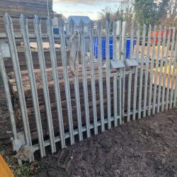 DIRECT ELECTRIC BOARD PALISADE GATES APPROX 12FT X 6FT HIGH