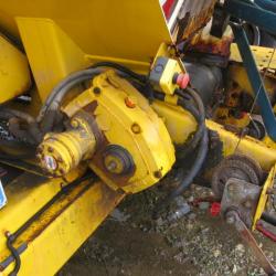 DIRECT COUNCIL ECON DEMOUNT / HOOK-LOADER GRITTER BODY