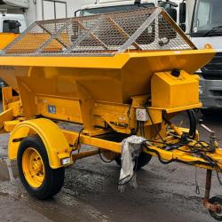 DIRECT UK MINISTRY OF DEFENCE ECON TOWABLE GRITTER TRAILER