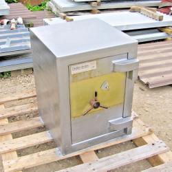 STEEL SAFE .