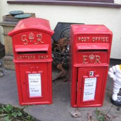 CAST IRON LETTER POST BOX ER
