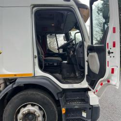 DIRECT HIGHWAYS AGENY VOLVO FE320 6X2 CRASH BARRIER RIG, ORTECO POST KNOCKER