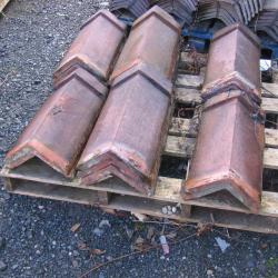 RECLAIMED RIDGE TILES .