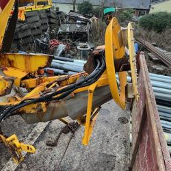 DIRECT COUNCIL ECON GRITTER BODY ON HOOK-LOADER FRAME
