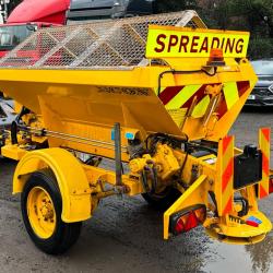 DIRECT UK MINISTRY OF DEFENCE ECON TOWABLE GRITTER TRAILER