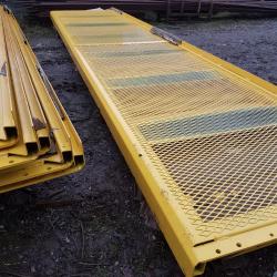 HEAVY DUTY STEEL MESH WALKWAY .