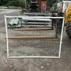 LIGHTWEIGHT WIRE MESH PANEL ..