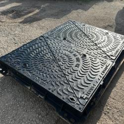 USED DOUBLE MAN HOLE COVERS CHOICE 1360 x 1000