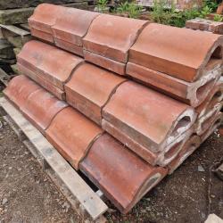 RECLAIMED TERRACOTTA WALL CAPPINGS .